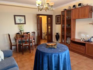 Appartement à Almodóvar del Río. Vivienda en esquina con entrada independiente y opción de negoci