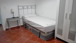 Piso  Plaza chirinos. Piso exterior junto a cruz conde