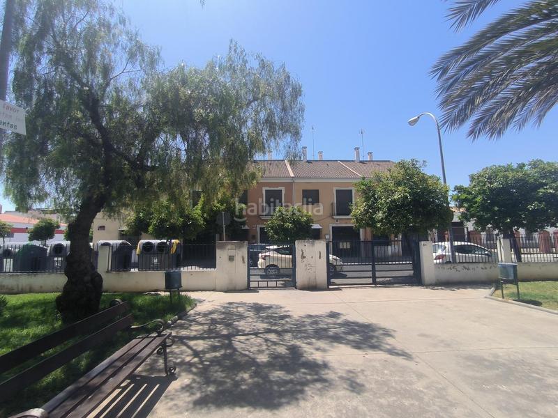 Foto 63e96f18-9a6e-49e2-8888-b8f778c595db. Piso amplio piso con terraza, cochera y trastero en miralbaida en urbanización ajardinada en Córdoba
