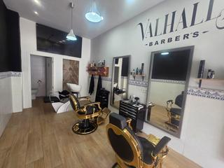Location Local commercial à Huerta de la Reina - Trassierra. Local completamente preparado para funcionar como barbería
