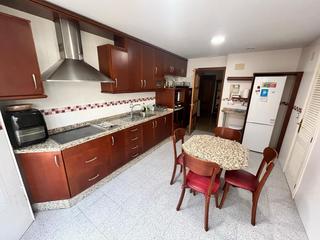 Appartement à Huerta de la Reina - Trassierra. Gran piso de 4 dormitorios y 2 baños, de 136m2 construidos está