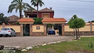 Xalet  Urbanizacion colina 104. Magnífico chalet con dos casas en urb la colina.
