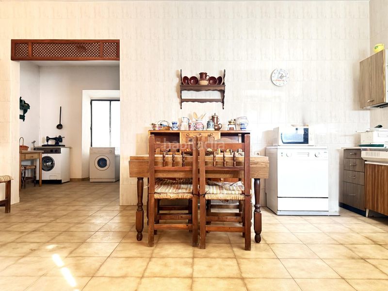 Foto 1ef903b4-8932-4a08-aca0-2b6a80152557. Casa amb aparcament a Bujalance