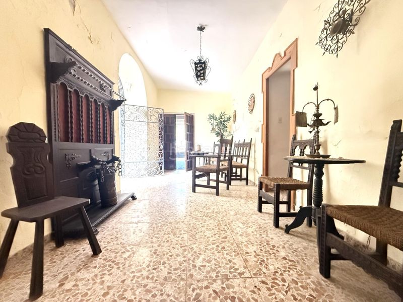 Foto 3d2922e1-13f5-4596-a5e6-5cd7b4ec0992. Casa amb aparcament a Bujalance