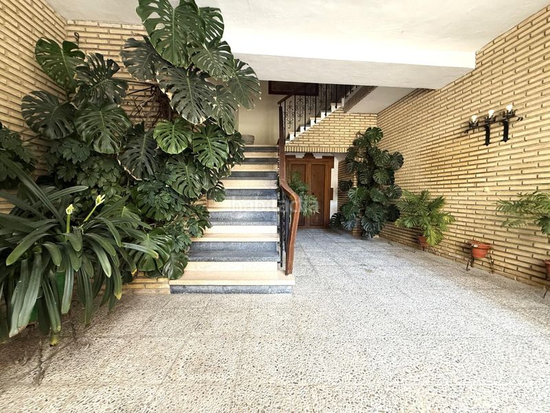 Foto bd15b49f-2358-49d4-b8e9-40cd2d98d429. Casa amb aparcament a Bujalance