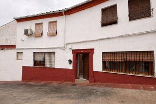 Piso en Montoro. Piso en planta baja con patio en montoro córdoba