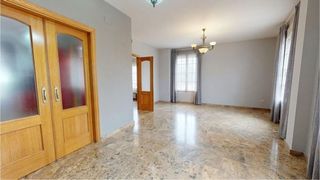 Casa a Villafranca de Córdoba. Amplia casa con sotano en villafranca, córdoba  ideal para entra