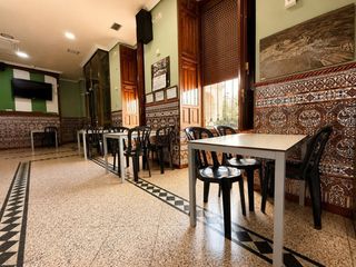 Édifice  Calle del cedrón. Edificio  negocio de hostelería en funcionamiento con alta renta