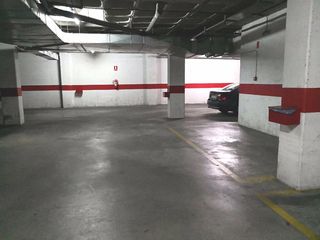 Miete Autoparkplatz in Arroyo del Moro - Noreña. Amplia plaza de aparcamiento junto a ciudad de la justicia