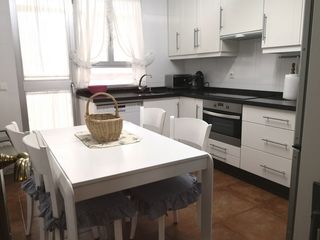 Alquiler Piso en Ciudad Jardín - Zoco. Gran vivienda con salón doble completa de muebles junto al recto