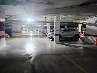 Parking coche en Santa Rosa - Valdeolleros. Amplia plaza de garaje junto av almogávares!!!