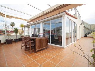 Àtic  Fernández. Ático con amplia terraza , solarium y próximo al mar