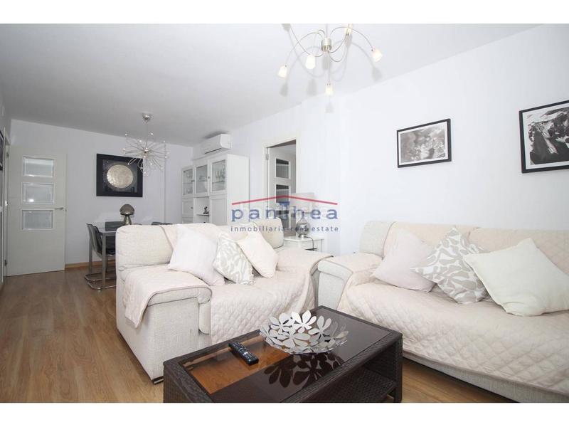 Foto b1453c79-c3a4-47e1-93de-ad88c5a32e76. Pis amb piscina a La Cala del Moral Rincón de la Victoria