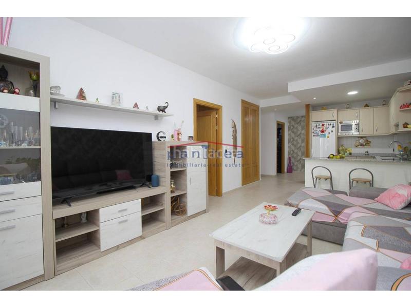 Foto d3847049-4522-4ca0-8844-e3e3a2581eb0. Piso amplio piso de una habitación en recinto con piscina en Rincón de la Victoria