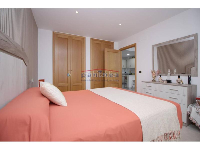 Foto fe2dfe98-1226-4628-9e61-abf867820d82. Piso amplio piso de una habitación en recinto con piscina en Rincón de la Victoria
