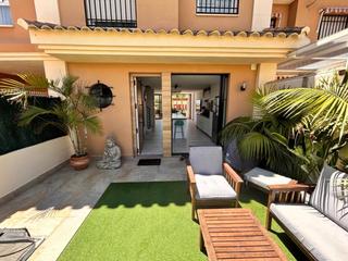 Casa adossada a Chilches. Adosado totalmente reformado con amplio jardin