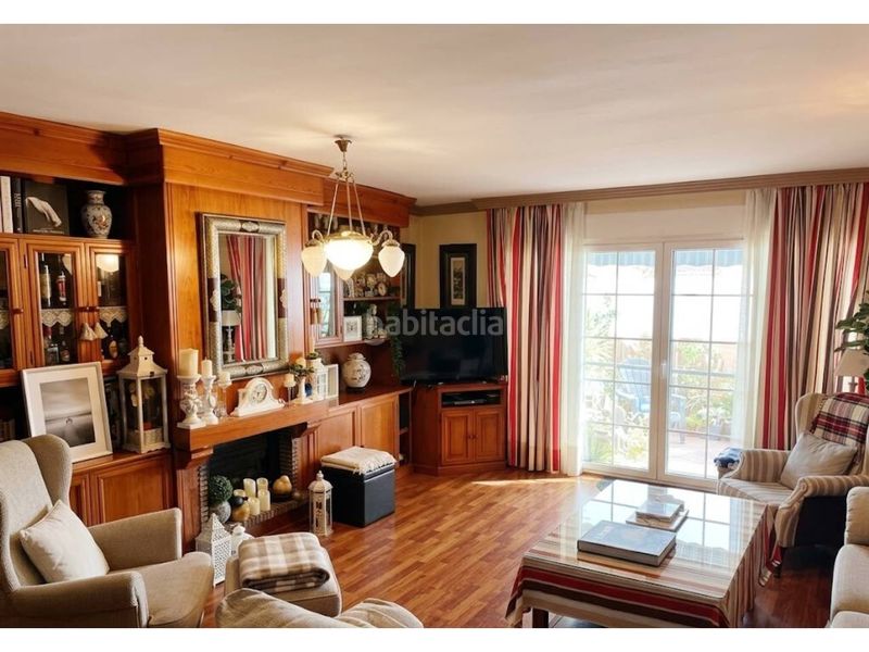 Foto c670bb2a-897a-4cd2-9901-425983796179. Casa adossada amb aparcament a Camino de Antequera Málaga