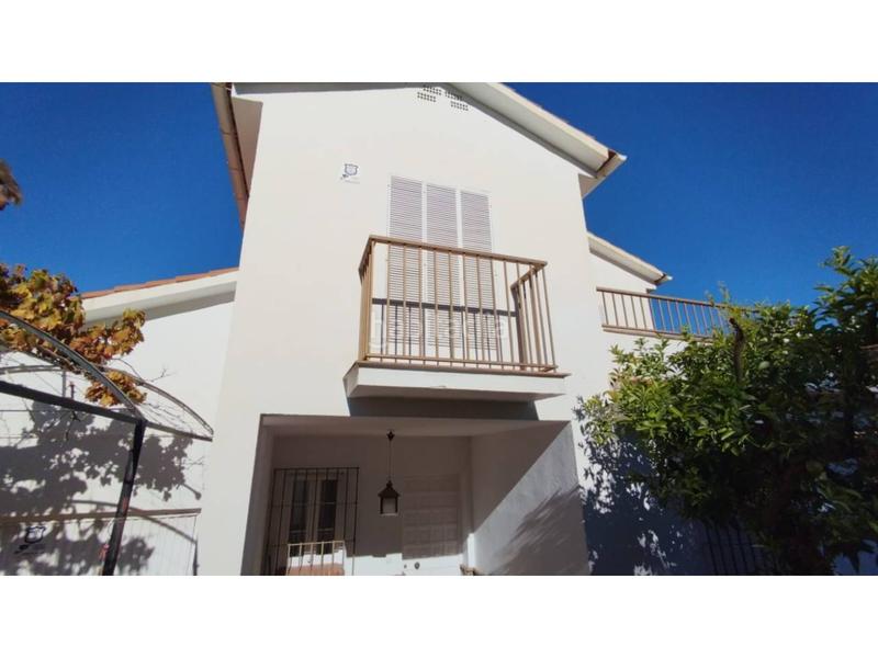 Foto 43650875-bb69-42f0-8c1f-189e7ab93ef6. Chalet  en casco urbano de ogijares en Ogíjares