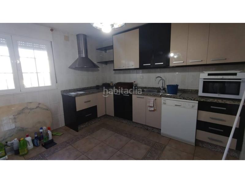 Foto 8e04e60d-627c-4e69-bc31-0d6115ed4ca4. Chalet  en casco urbano de ogijares en Ogíjares