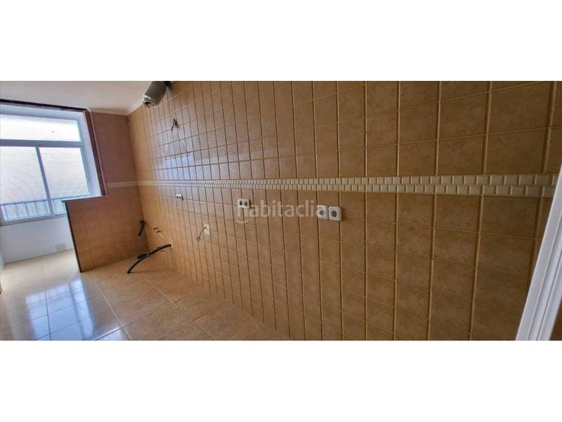 Foto 051d4c7a-30d0-4fda-ab58-78eeae76777b. Pis a Centro Salobreña