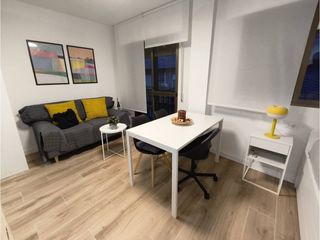 Miete Studiowohnung  Calle pintor velazquez. Estudio luminoso en zona plaza einstein, disponible solo julio y