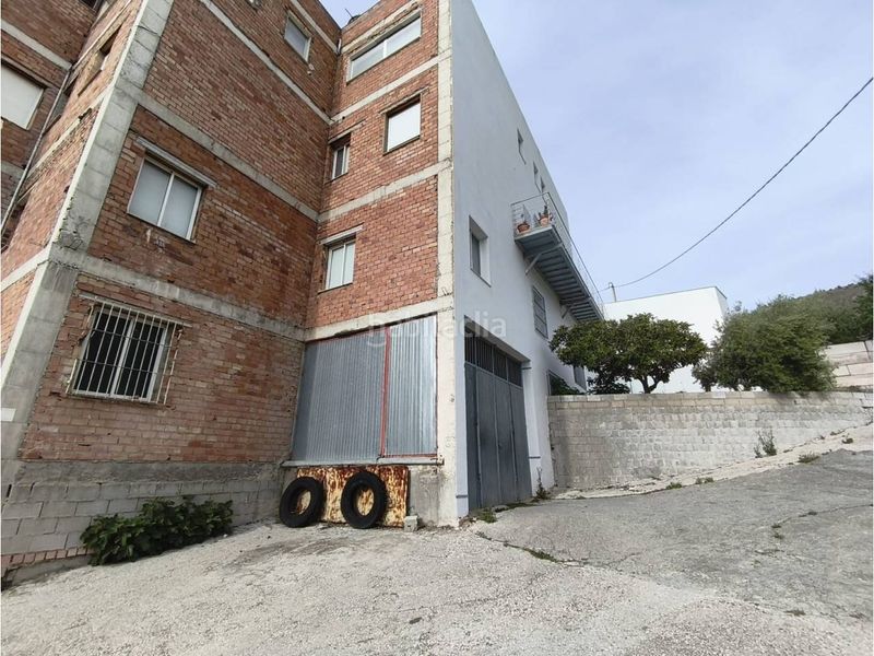 Foto eb1d8756-391d-47ee-be44-be8e02958dd4. Affitto edificio in Moclín