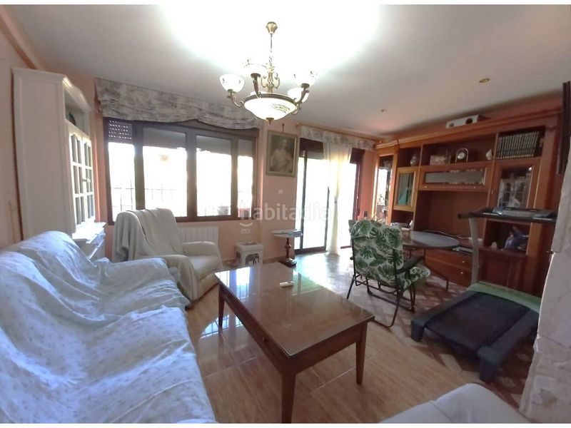 Foto 1609febd-17d1-4846-af6f-9067d0c25cd9. Casa adosada  en venta con jardín en Benalúa de las Villas