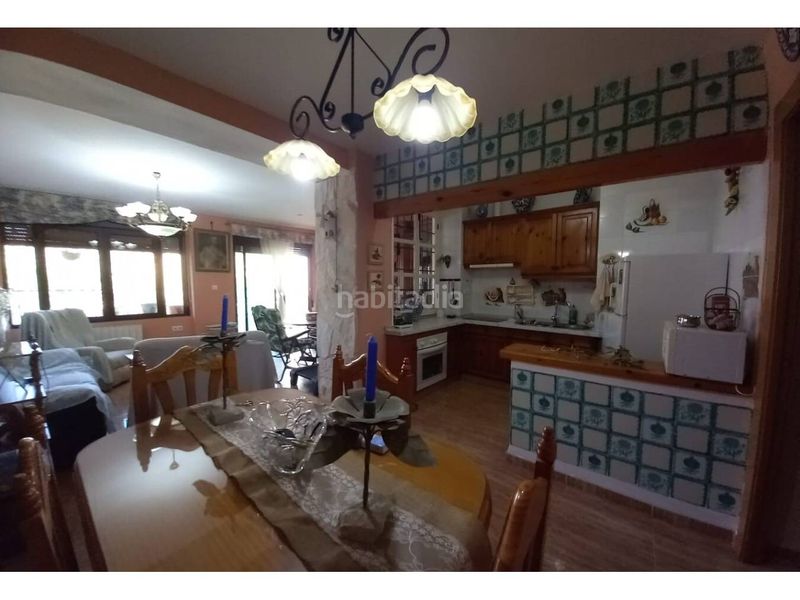 Foto 33cc5e32-ec06-46a3-ab34-f5ff00e2ccdf. Casa adosada  en venta con jardín en Benalúa de las Villas