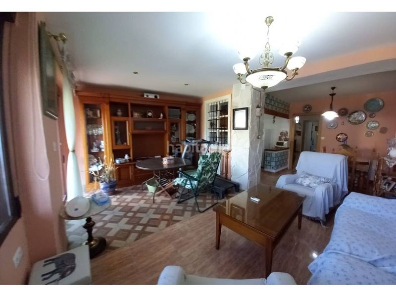Foto 5b1d82d7-d592-48fe-afc7-af36974eade0. Casa adosada  en venta con jardín en Benalúa de las Villas