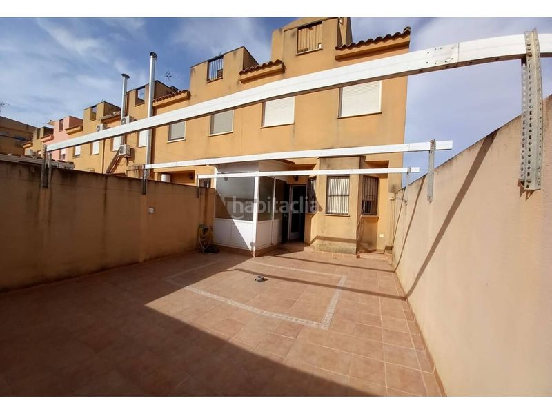 Foto c7f79583-5148-480b-95ca-9af1ef1b7f6a. Casa amb aparcament a Santa Fe