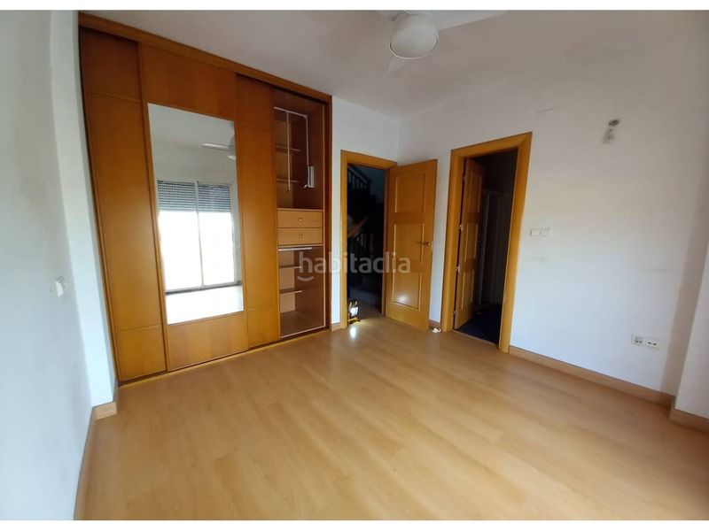 Foto ccfea7be-c7ba-46f2-94b3-da48a321f6b5. Casa amb aparcament a Santa Fe