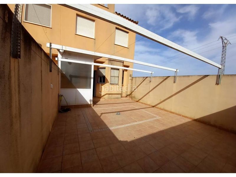 Foto d6120dfe-8cd1-4e1d-bffc-a3cb48e7e16e. Casa amb aparcament a Santa Fe