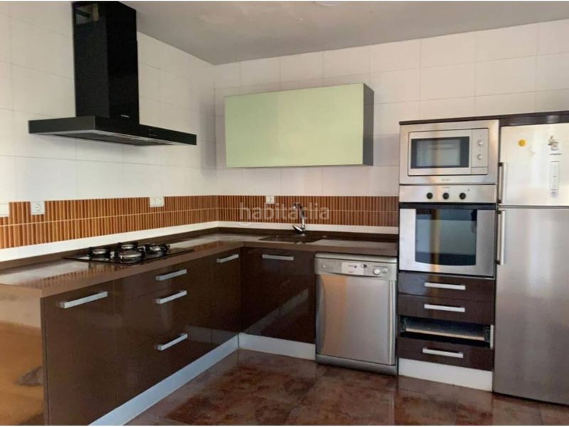 Foto ee59b2d6-1d8a-4cd1-9579-1c0d790d22b1. Casa amb aparcament a Santa Fe