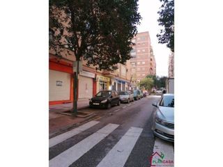 Local commercial à Calle Blas Infante