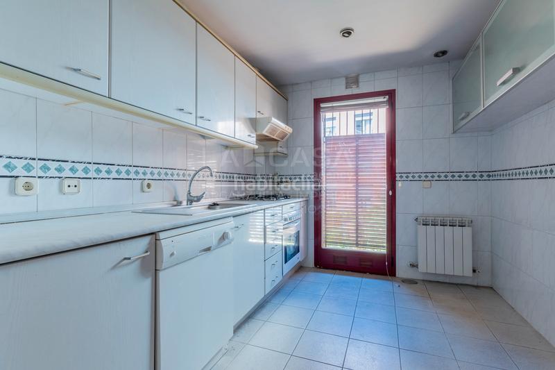 Foto 650ff0cd-0114-4071-bbe9-7431a14db342. Piso en Imperial Madrid