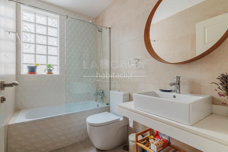 Foto c68e75d8-cfd7-4433-8e8a-5696cfcfe41c. Pis amb aparcament a Niño Jesús Madrid