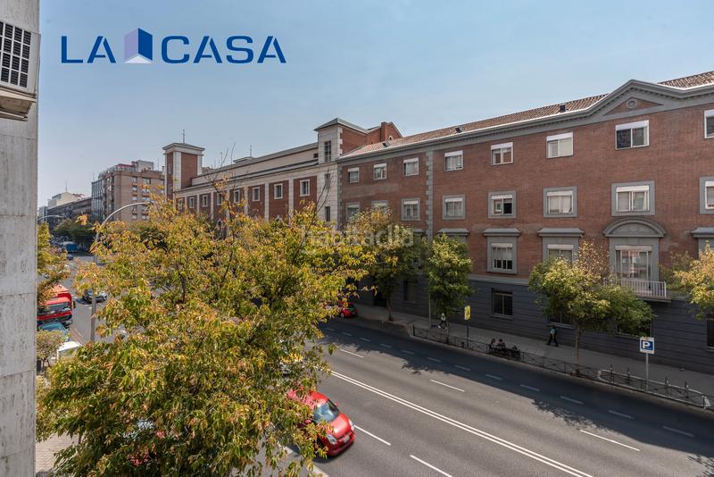 Foto f10d4506-f79e-42d6-a6dd-7191cb701a0b. Piso espectacular piso en venta en ronda de atocha! en Madrid