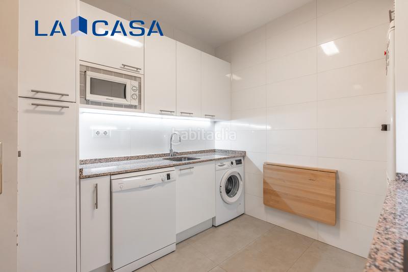 Foto c3a77440-8805-4646-baf6-50f15432f39e. Planta baixa a Arapiles Madrid