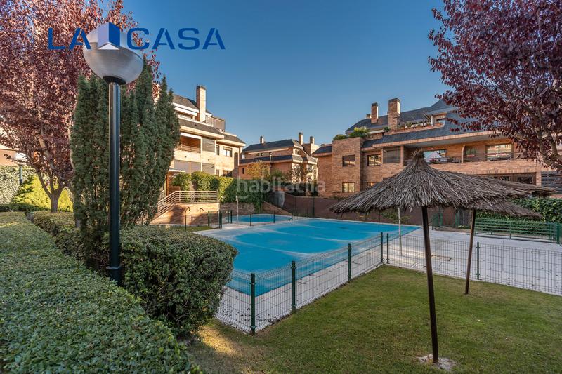 Foto cddfd481-3e70-494e-bde7-3e9f6ec4cfe6. Attico con riscaldamento parcheggio piscina in El Pinar-Punta Galea Rozas de Madrid (Las)