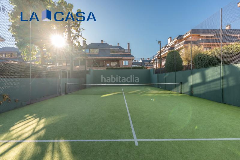 Foto b3e95d86-3a93-4fad-acd4-8fd77d9a5955. Penthouse with heating parking pool in El Pinar-Punta Galea Rozas de Madrid (Las)