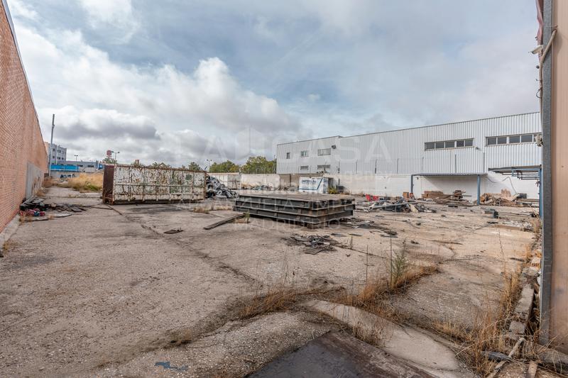 Foto eccf69d2-fd43-478a-902a-451b9e25af24. Terreno residencial en Villaverde Alto Madrid