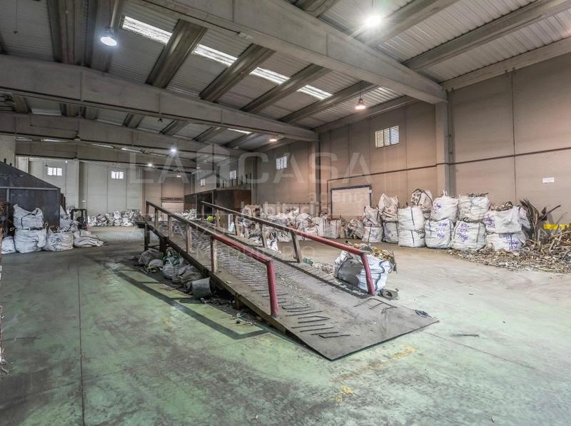 Foto 10114904-06d6-4072-8d26-e1779d9df9b0. Capannone industriale in Leganés norte Leganés