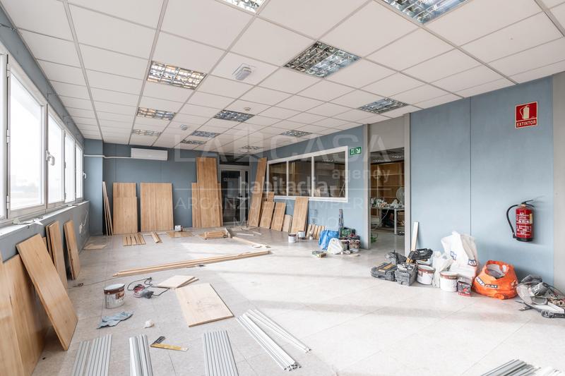 Foto 5e6f9b43-4e34-4ed8-bd2c-2a5218d6219c. Capannone industriale in Leganés norte Leganés