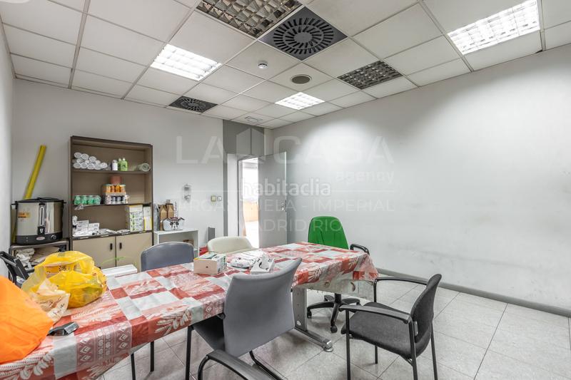 Foto f3e8a719-2198-4068-ad41-f2367f3c52da. Industrial building in Leganés norte Leganés