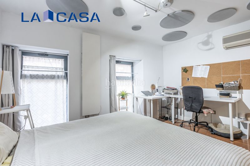 Foto b64f0f7a-3636-4cac-8586-1528995a1234. Dúplex amb calefacció a Acacias Madrid