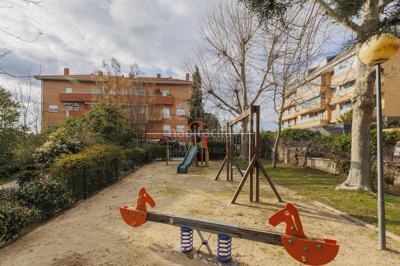 Foto 1858fc80-36e2-45d4-b23d-7ad2d91a1216. Pis amb calefacció aparcament piscina a Sector B Boadilla del Monte