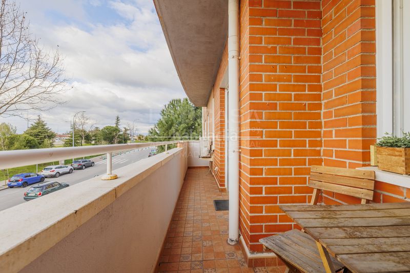 Foto 34ca97cc-cff6-442d-b1de-c8b6d0080b74. Pis amb calefacció aparcament piscina a Sector B Boadilla del Monte