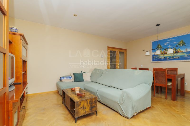 Foto 53e042cd-7c4b-479c-bdb4-2ca7685b542b. Pis amb calefacció aparcament piscina a Sector B Boadilla del Monte