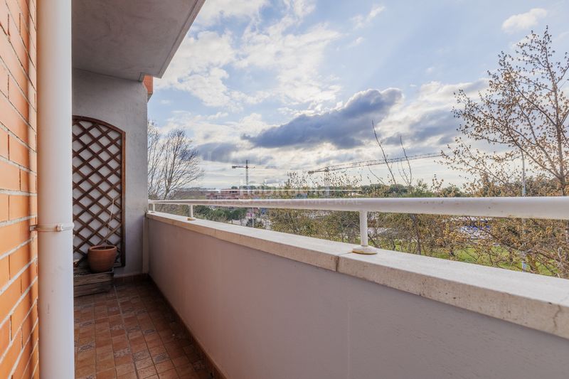 Foto 6dd485a7-c588-434c-bf4a-2f41d324e05c. Pis amb calefacció aparcament piscina a Sector B Boadilla del Monte