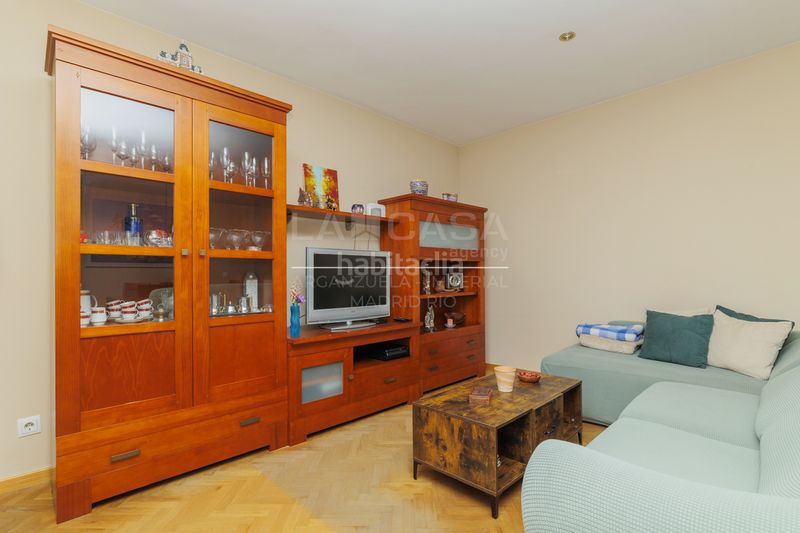 Foto 8588a8de-0800-4e29-bf41-66a6e379d151. Pis amb calefacció aparcament piscina a Sector B Boadilla del Monte